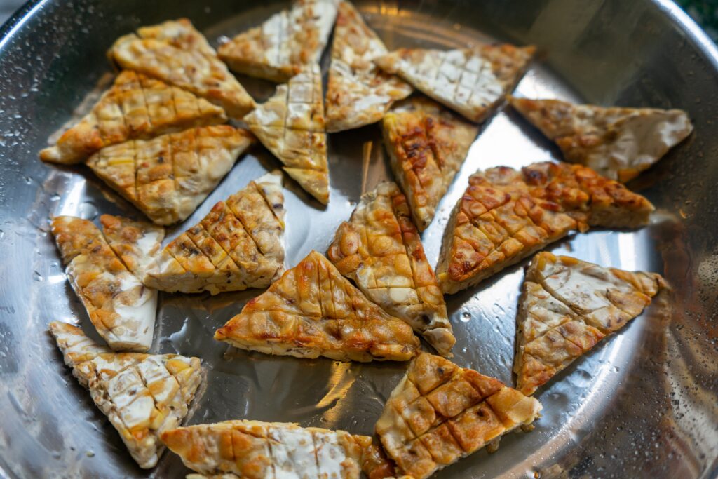 Terik Tahu Tempe (Tofu and Tempeh Stew in Coconut Milk) 10 first step to make terik tahu tempe, pan-fry the tempe