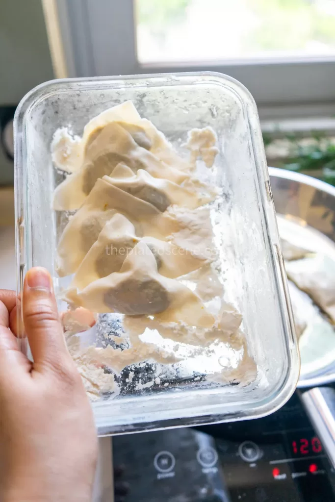 frying crispy wontons