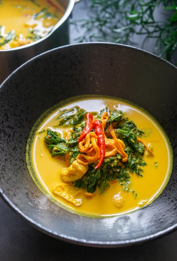 Vegan Gulai Kale (Indonesian Kale Curry) 13 Vegan Gulai Kale (Indonesian Kale Curry)