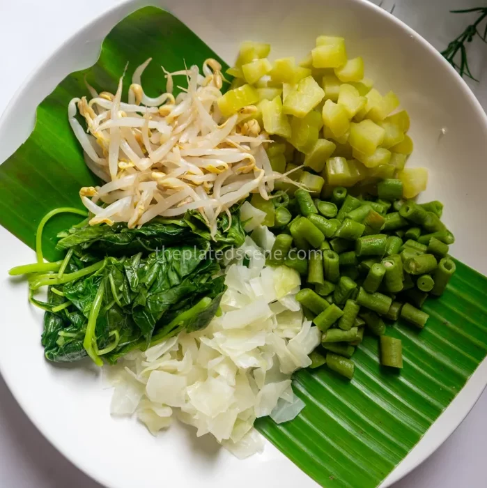 Pecel Sayur (Traditional Javanese Salad with Peanut Sauce) 4 Pecel Sayur (Traditional Javanese Salad with Peanut Sauce)