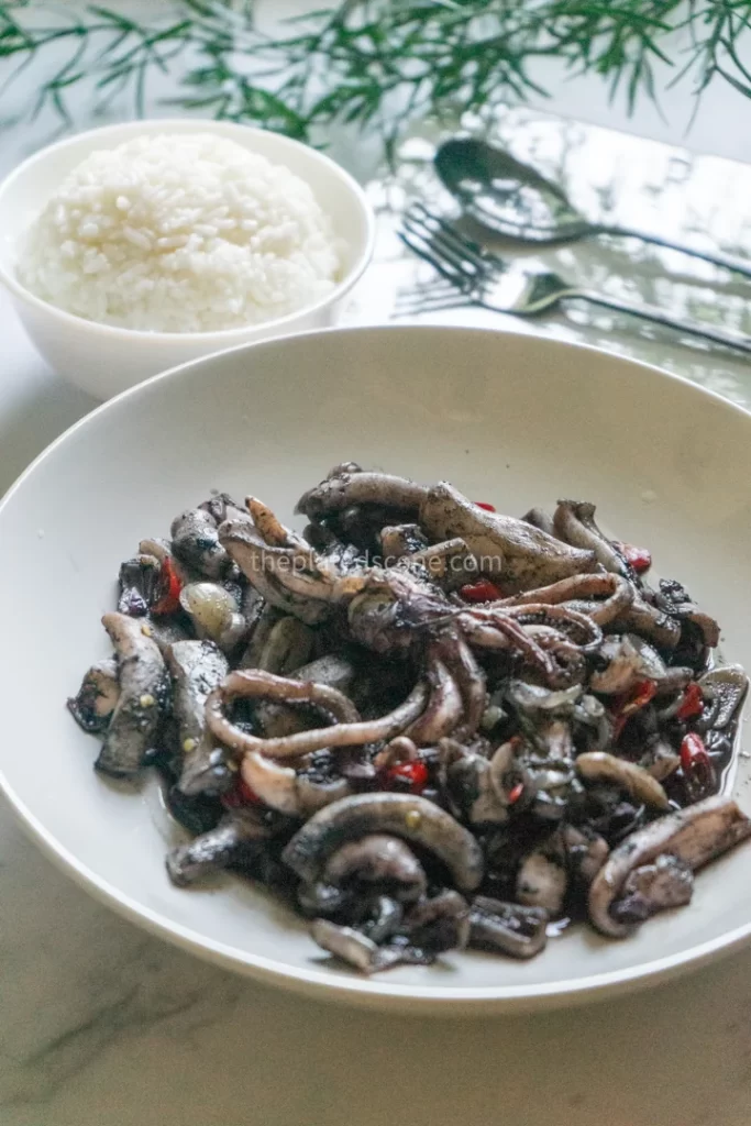 Cumi Saus Hitam: Indonesian Squid in Spicy Black Ink Sauce 3 Cumi Saus Hitam: Indonesian Squid in Spicy Black Ink Sauce